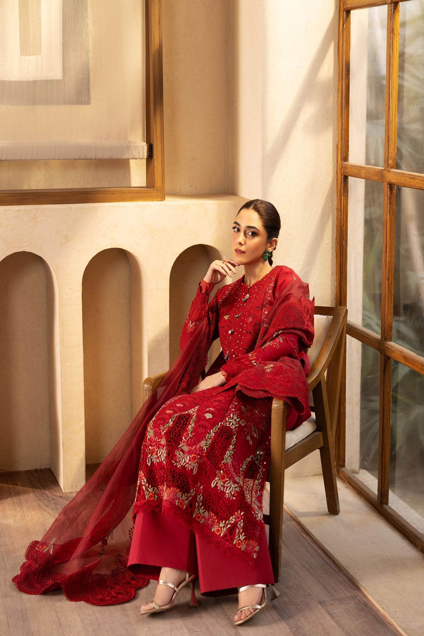 Maryam Hussain - Ravina