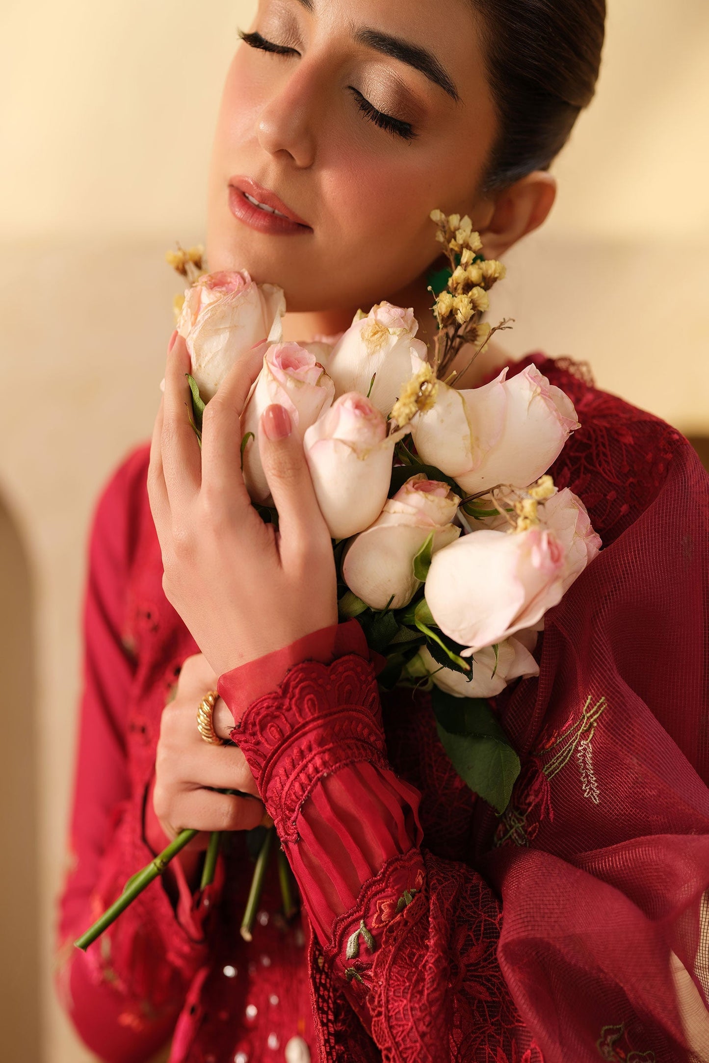 Maryam Hussain - Ravina