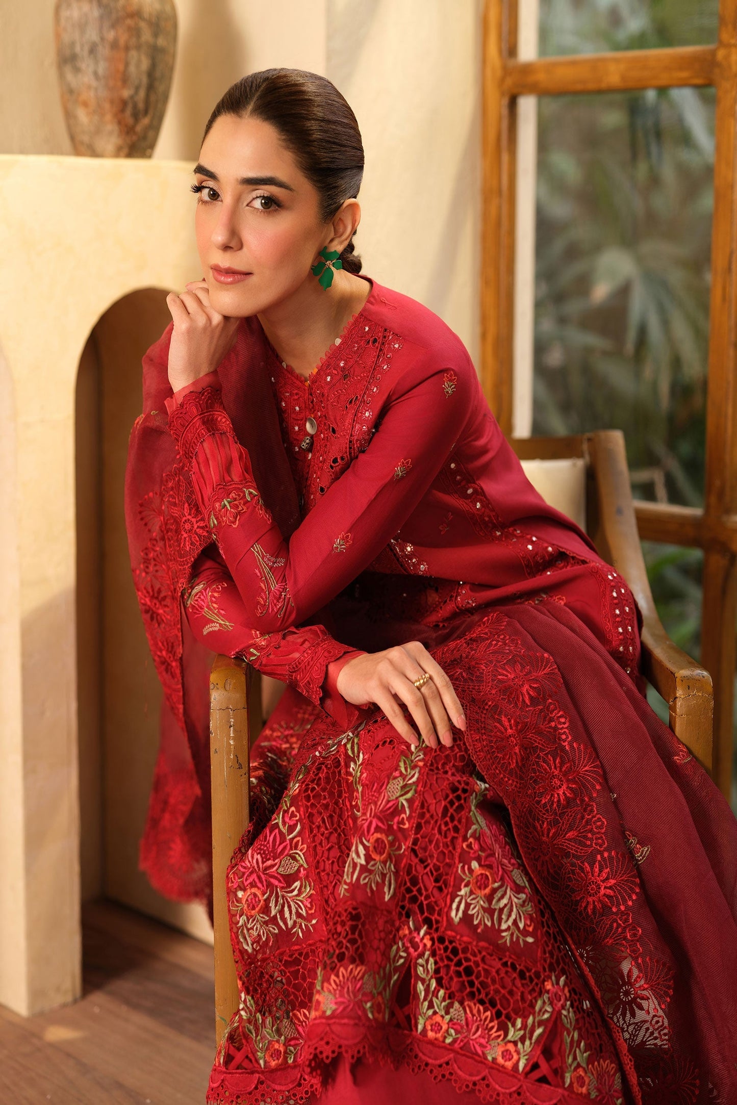 Maryam Hussain - Ravina